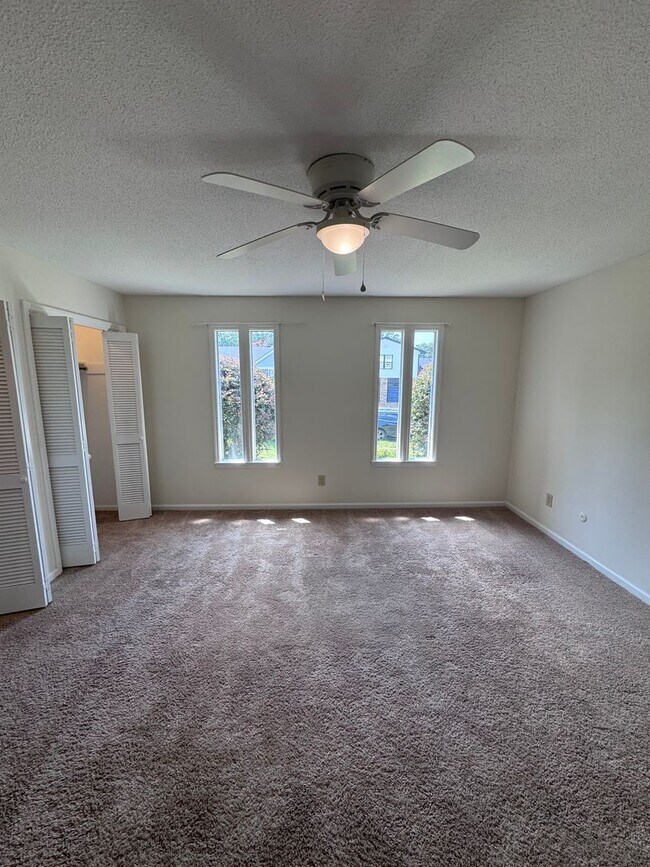 Building Photo - 1115 Briar Creek Rd