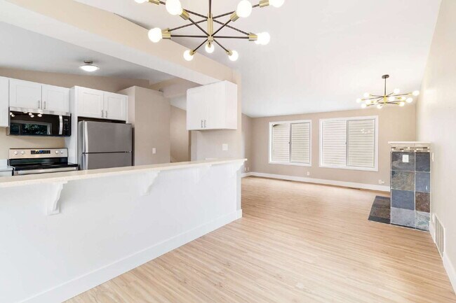 Building Photo - Modern 4-Bedroom Retreat Near Lake Whatcom...