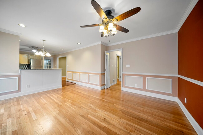 Building Photo - 253 Valley Ridge Dr