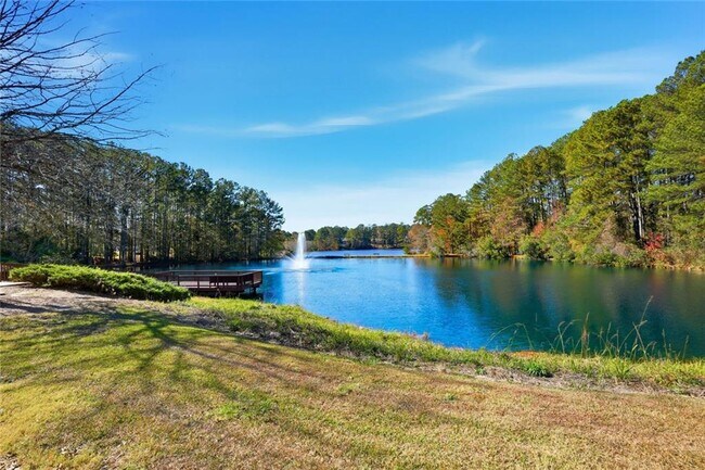 Building Photo - 405 Chadwick Cmns