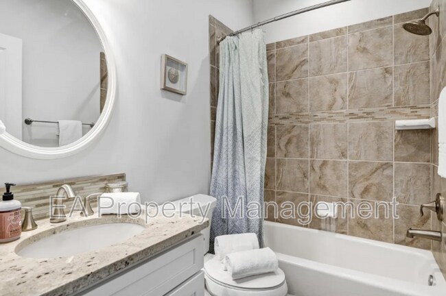 Building Photo - 1419 Coal Ave SW