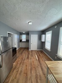 Building Photo - 23 Pond Lily Ave