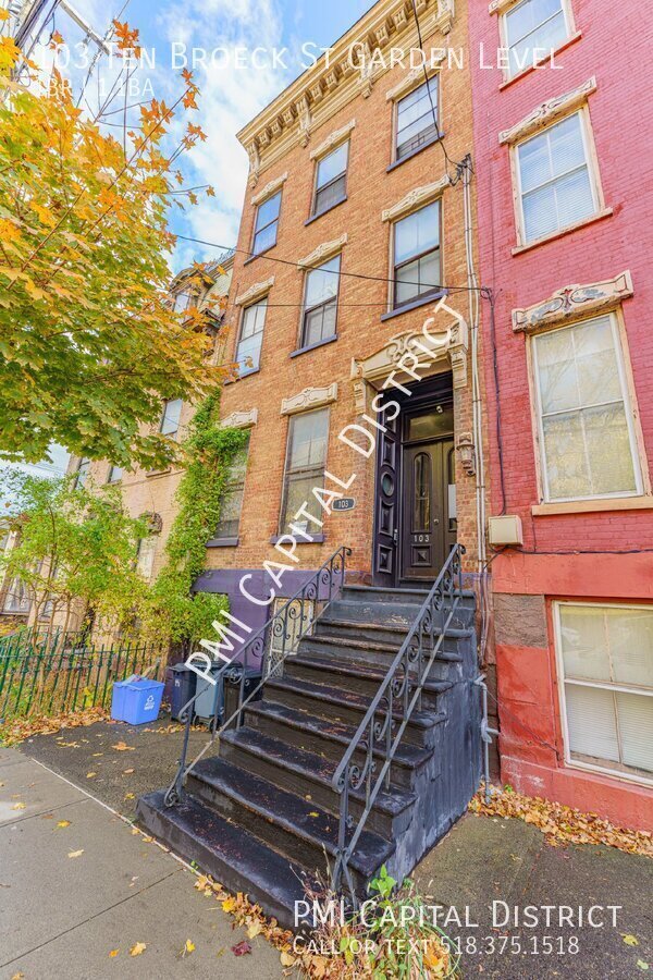 Building Photo - 103 Ten Broeck St