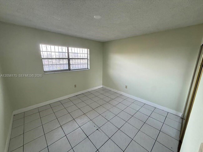 Building Photo - 6070 W 19th Ave