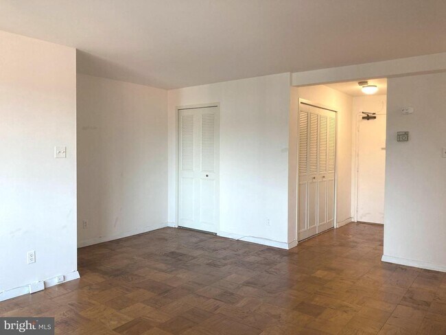 Building Photo - 1601 18th St NW
