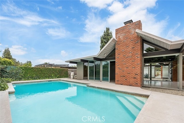 Building Photo - 5112 E Valencia Dr