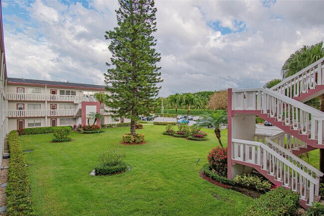 Building Photo - 436 Fanshaw K