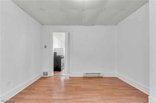 Building Photo - 2113 Halstead Ave