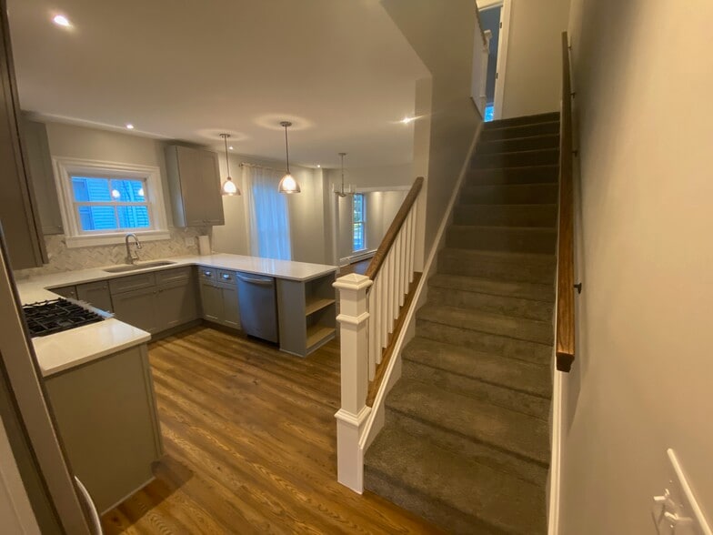 Building Photo - 437 Prospect Ave