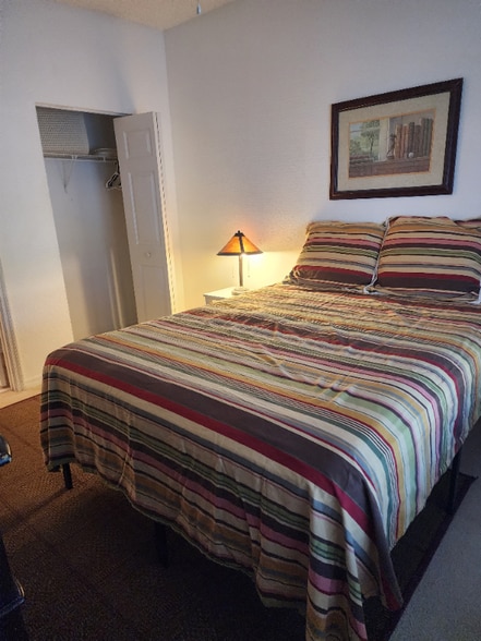 Building Photo - 2806 Veronia Dr