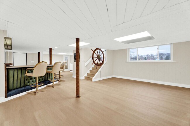 Building Photo - 3BD | 3BTH - NEWLY RENOVATED - ON SYLVAN LAKE