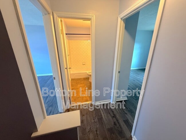 Building Photo - 4633 Old Lantern Way