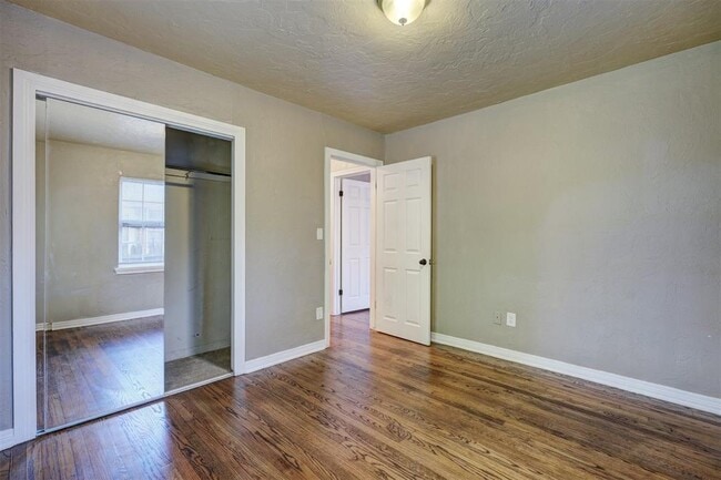 Building Photo - 1824 Andover Ct