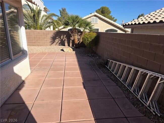 Building Photo - 10416 Prime View