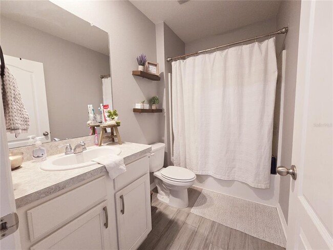Building Photo - 3180 Royal Tern Dr