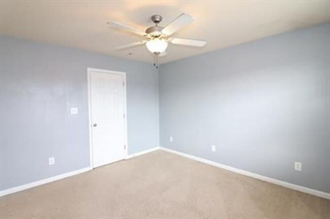 Building Photo - 198 Collinwood Dr