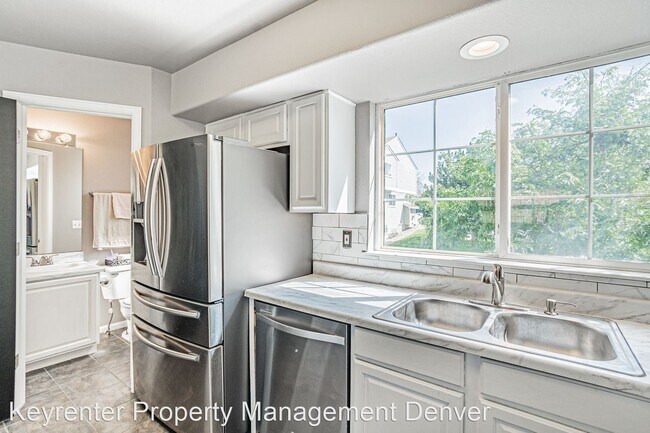 Building Photo - 2 br, 2.5 bath House - 8199 Welby Rd 4201