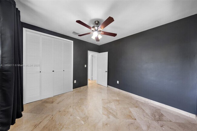 Building Photo - 1700 N Treasure Dr