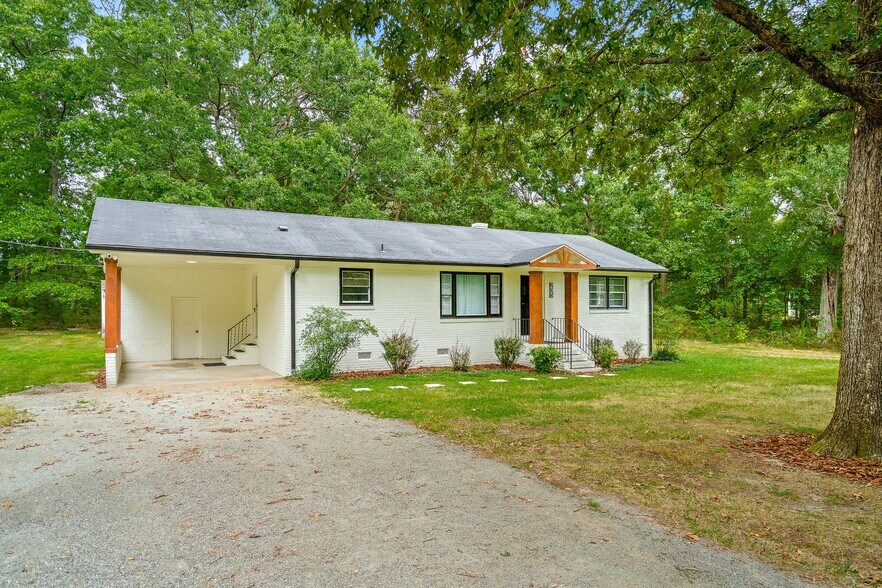 Building Photo - 205 Buchanan Church Rd
