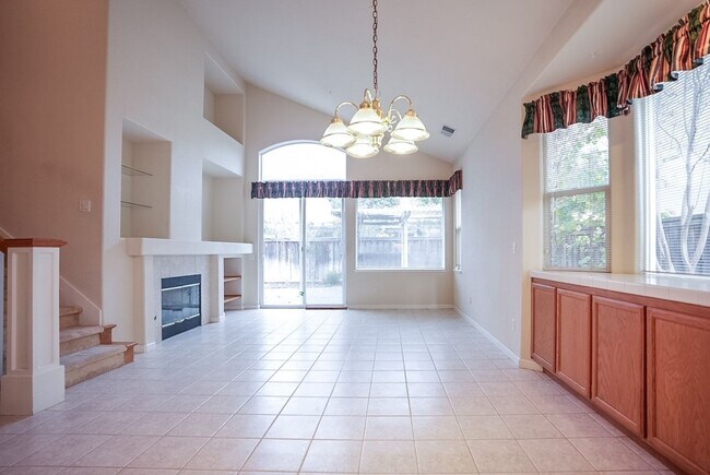 Building Photo - Charming Three Bedroom Napa Home Close to Queen of the Valley Medical Center