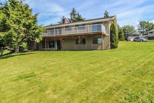 Building Photo - 3233 54th St SW