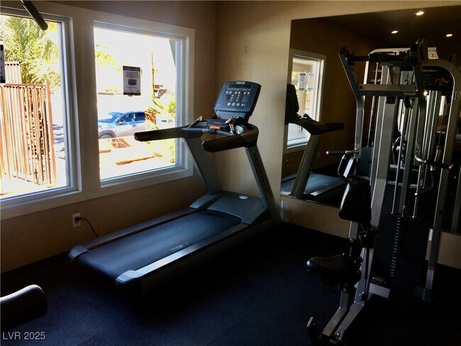 Building Photo - 5161 River Glen Dr