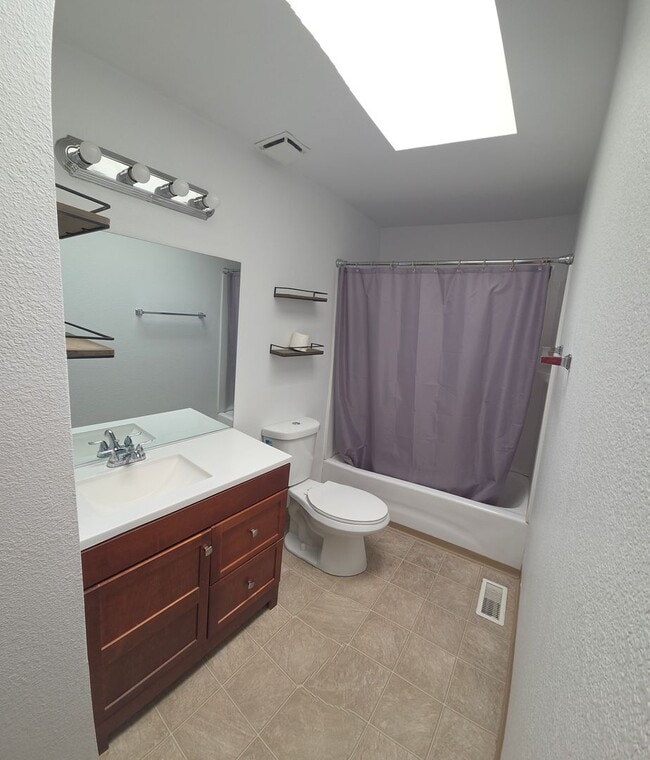 Building Photo - Pet-Friendly 3BR Home in Carson City with Yard & Modern Updates