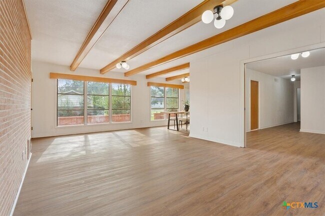 Building Photo - 2305 N 15th St