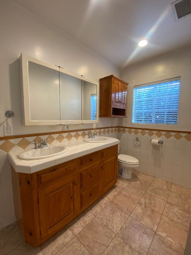 Building Photo - Charming Home in Covina