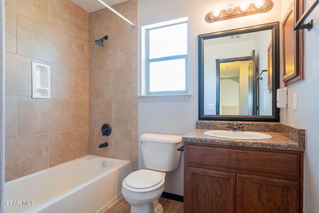 Building Photo - 3274 Maple Point Dr