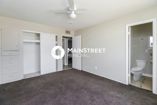 Building Photo - 3 Bedroom Pet-Friendly Home in Glendale, AZ with Main Street Renewal