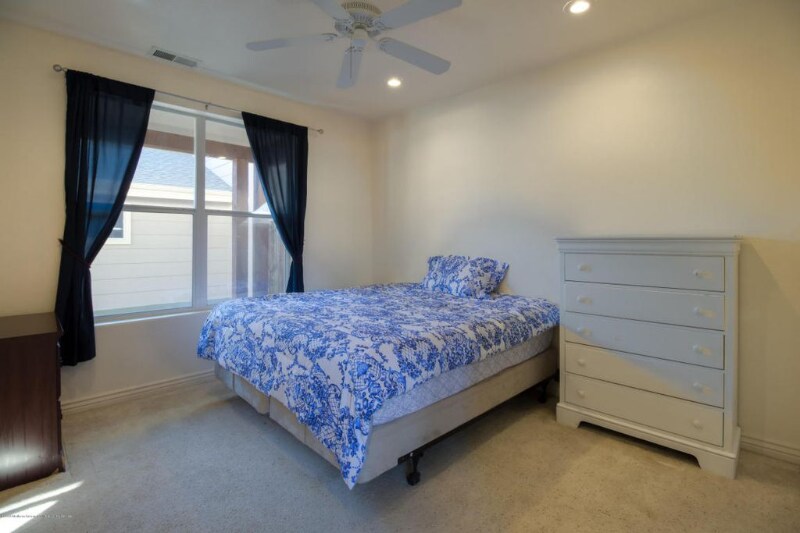 Building Photo - 1504 E Helen Way