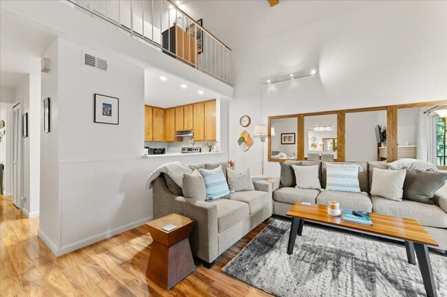 Building Photo - SKI LEASE:  Updated Townhome in Wooded, Central North Lake Location!