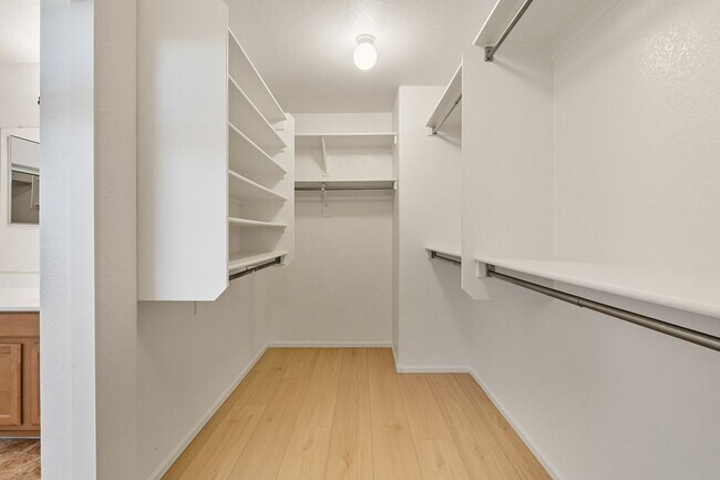 Building Photo - Solar Home with Nice Floorplan in a Great ...