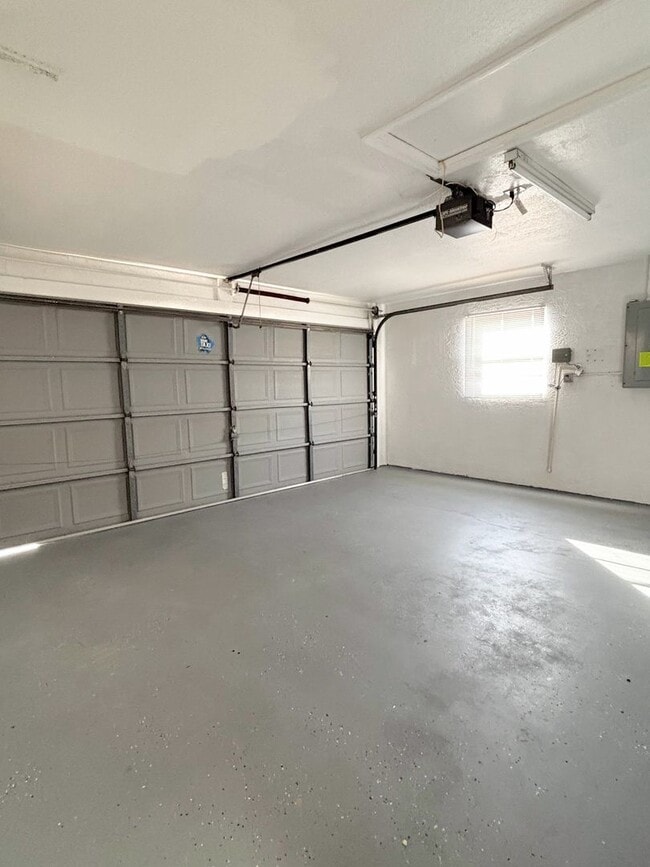 Building Photo - 3/2 in Seven Hills Community