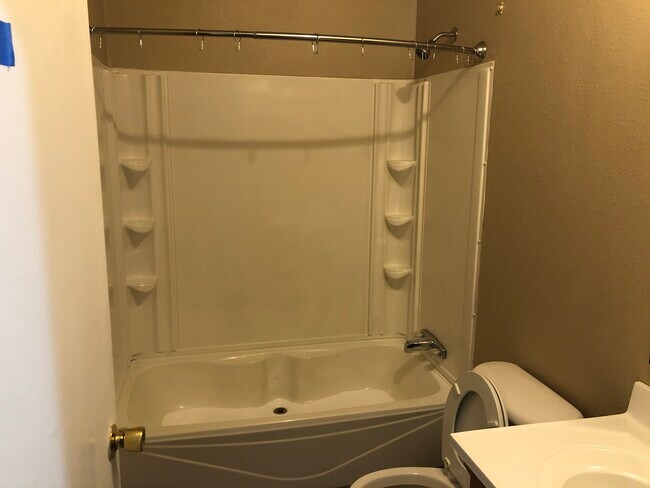 Building Photo - 167 W Rose St