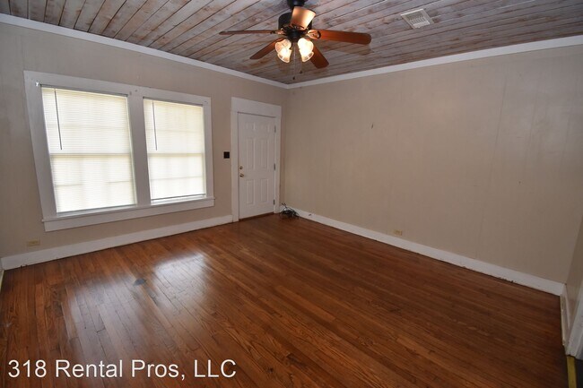 Building Photo - 1 br, 1 bath House - 207 E Texas