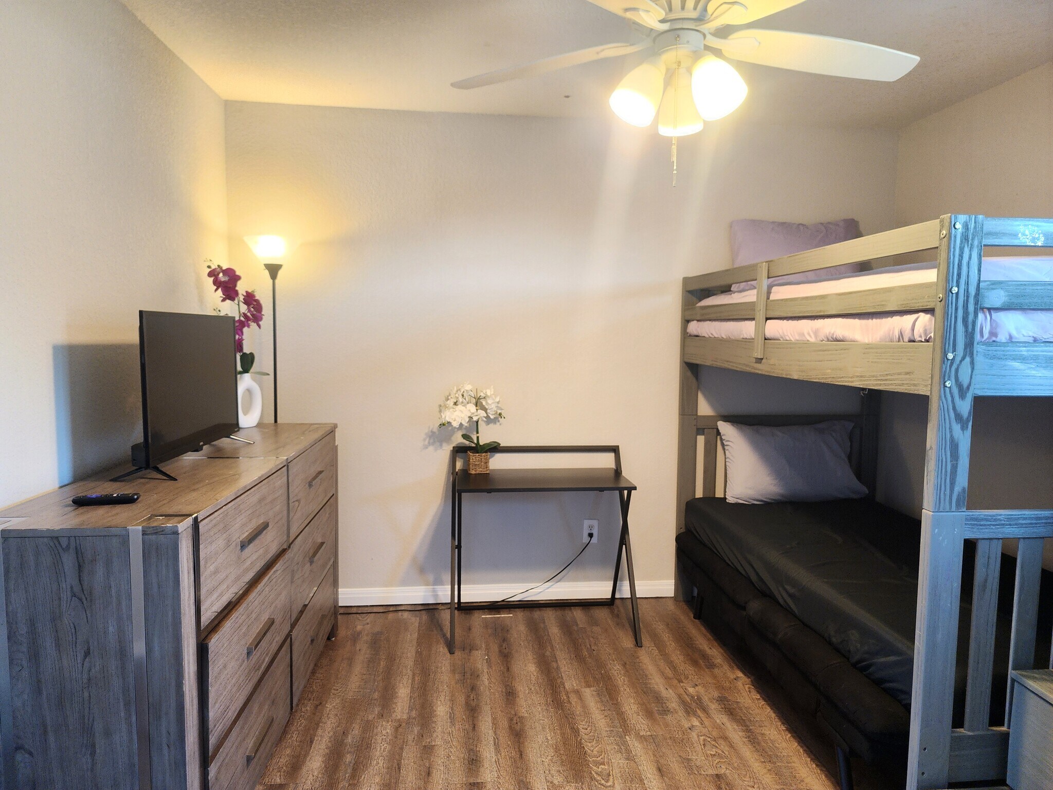 Building Photo - 5866 Wildcat Cyn