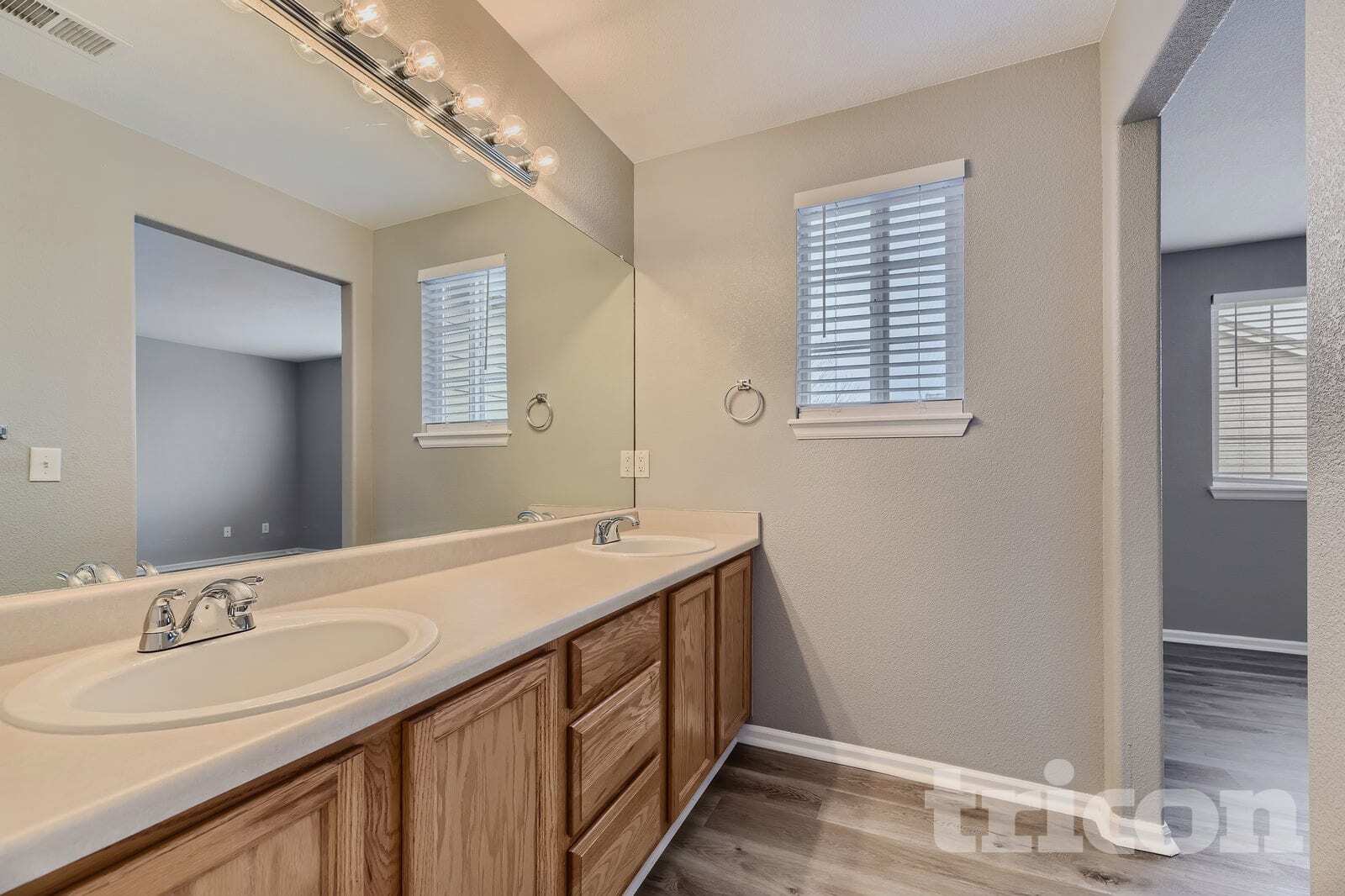 Building Photo - 12450 S Hollow Creek Ct