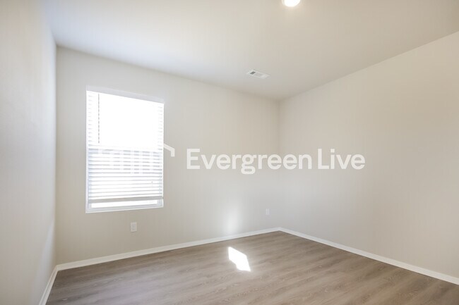 Building Photo - 6603 NW Kathleen St