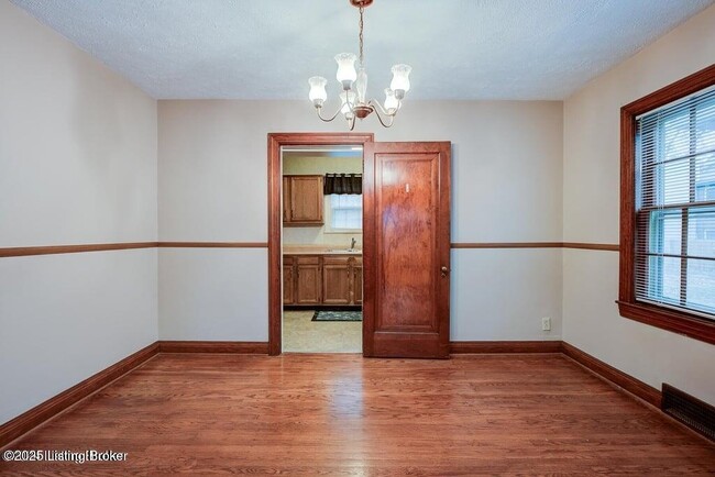 Building Photo - 210 Browns Ln