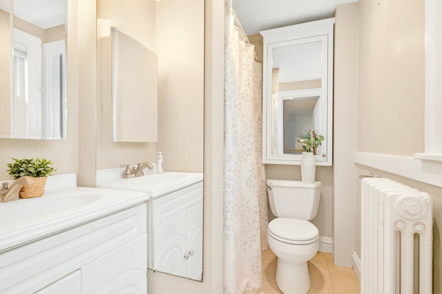 Building Photo - 39 Twitchell St