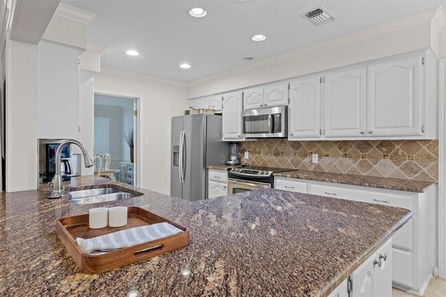 Building Photo - 10701 Leafwood Ln