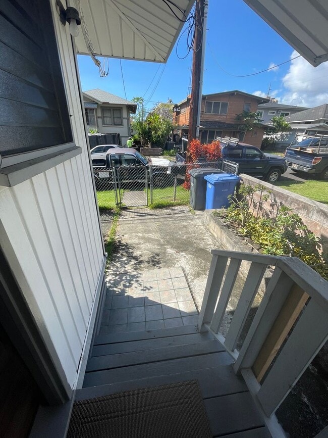Building Photo - 212 Pakohana St