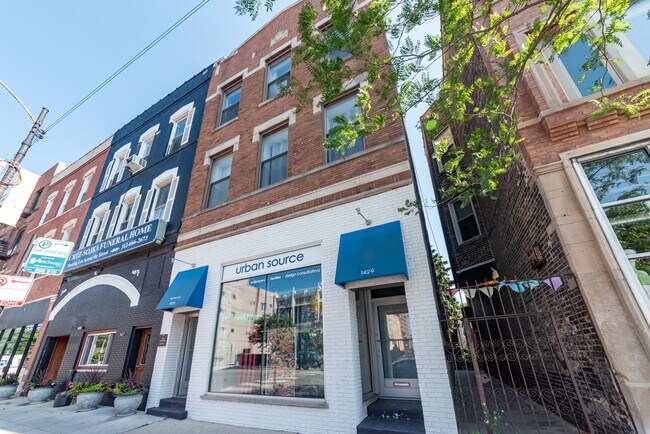 Primary Photo - 1429 W Chicago Ave