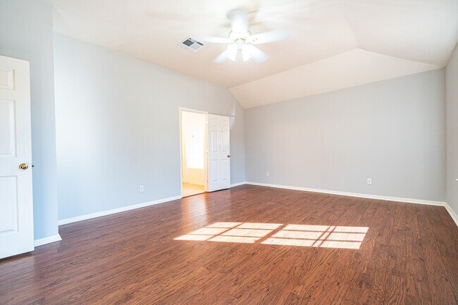 Building Photo - 16110 Cypress Valley Dr