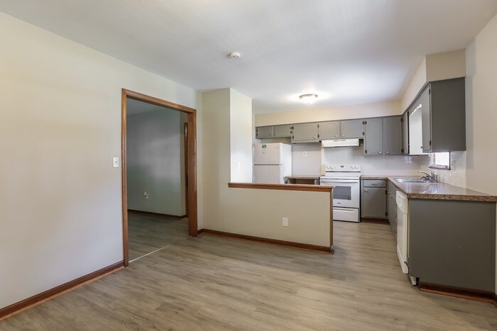 Building Photo - 1223 E 25th St S