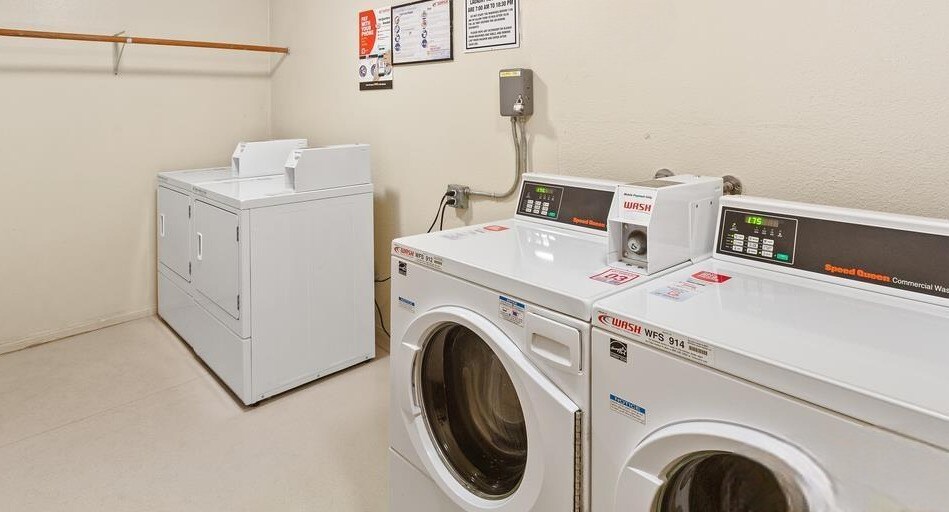 Building Photo - 4730 Noyes St