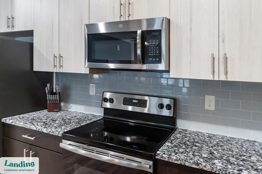 Building Photo - 655 W Mallard Creek Church Rd