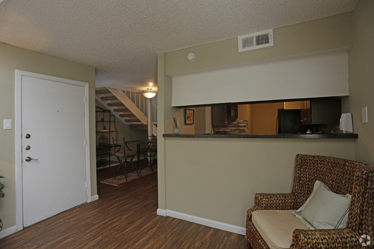 Cross Creek Apartments Dallas